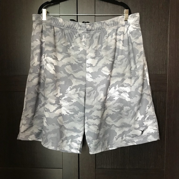Old Navy basketball shorts - Picture 1 of 4